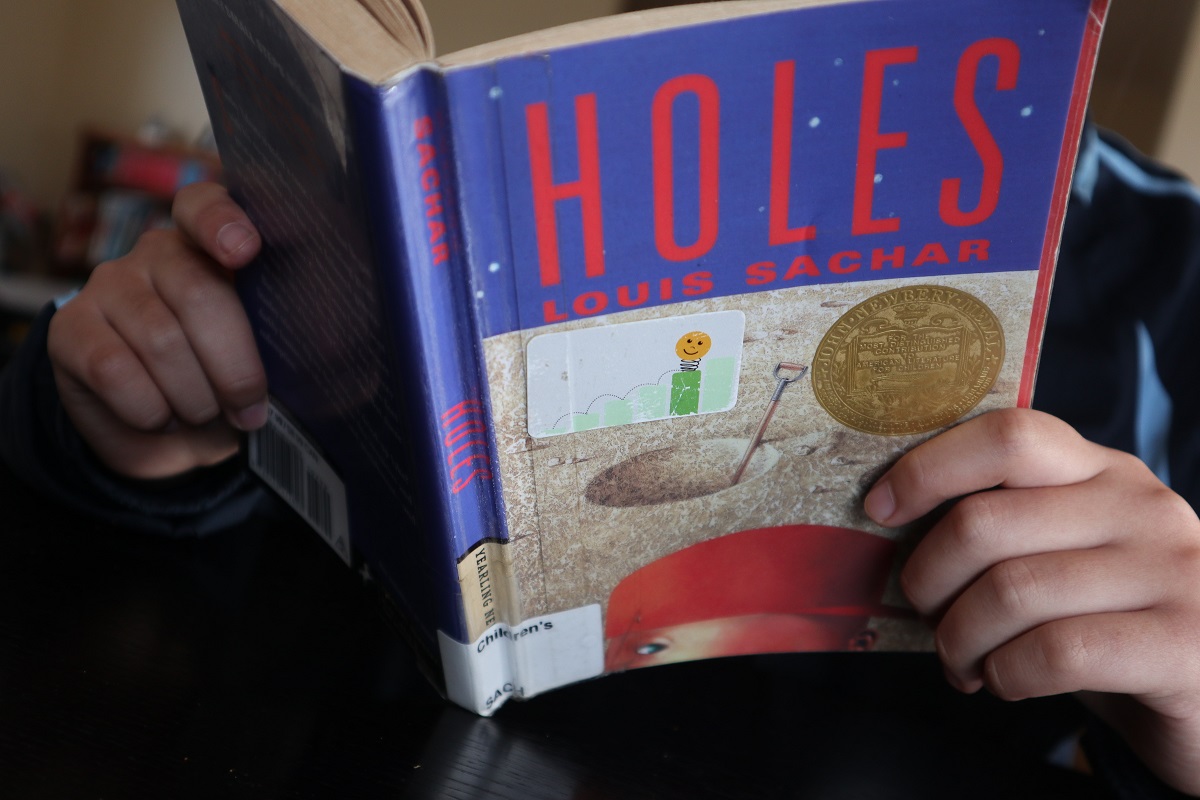 大人もはまる児童洋書「Holes」 | ほうかご English